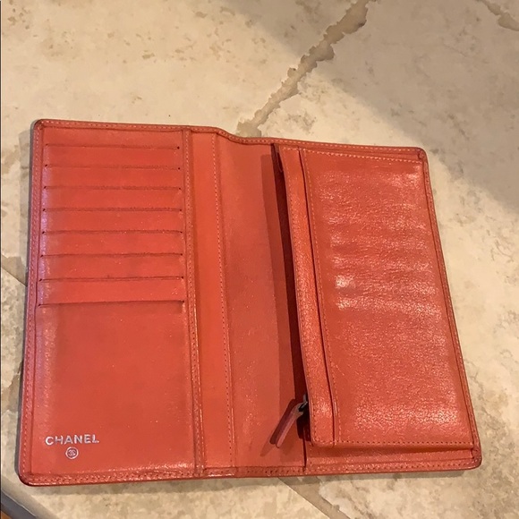 CHANEL Bi Fold Leather Wallet - Picture 3 of 14